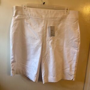 NWT Croft & Barrow Women's Effortless Stretch White Cream Bermuda Shorts (18) ✨